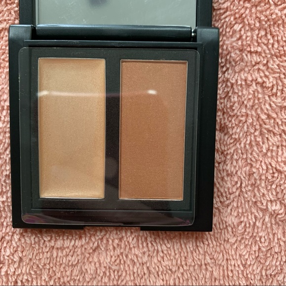 BORGHESE RADIANCE Natural Finish Creme Highlighter And Bronzer Powder Duo - Picture 4 of 7
